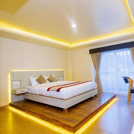 Apartamento Poms Penthouse Pokhara Exterior foto
