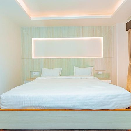 Apartamento Poms Penthouse Pokhara Exterior foto