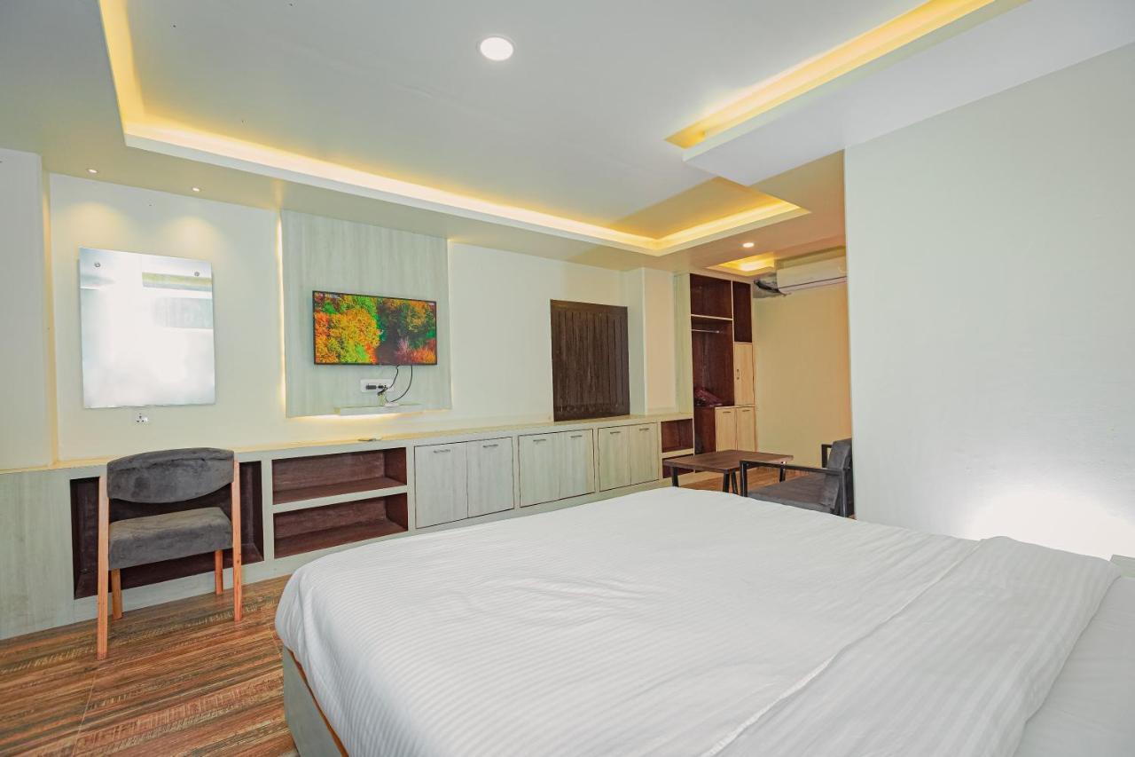 Apartamento Poms Penthouse Pokhara Exterior foto