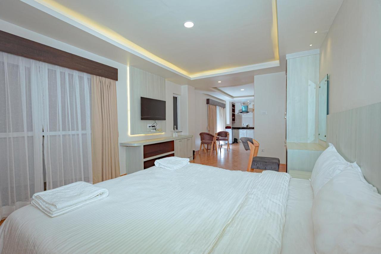 Apartamento Poms Penthouse Pokhara Exterior foto