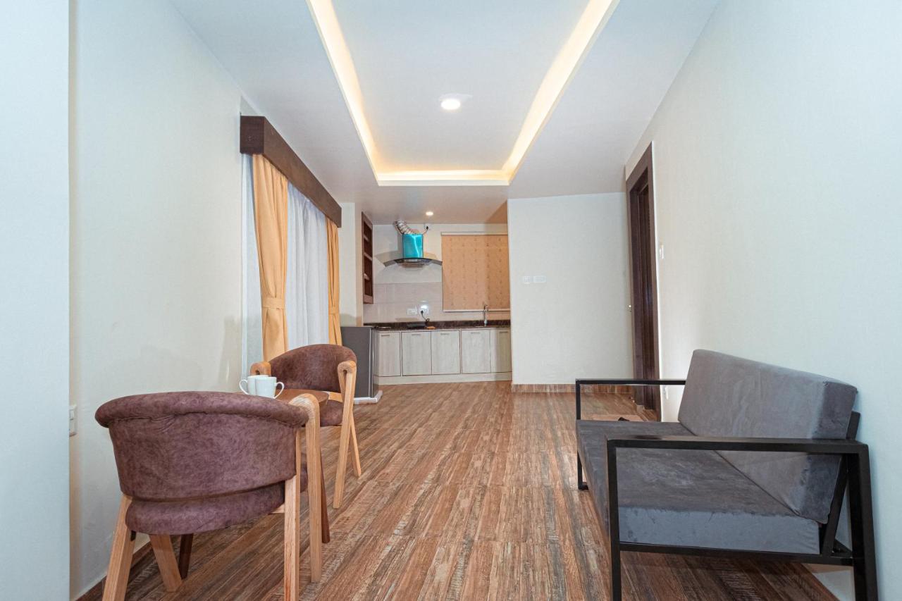 Apartamento Poms Penthouse Pokhara Exterior foto