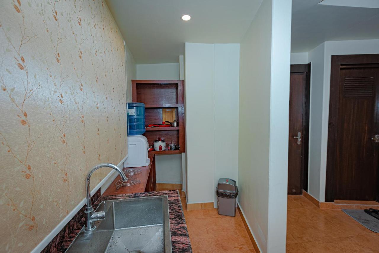 Apartamento Poms Penthouse Pokhara Exterior foto